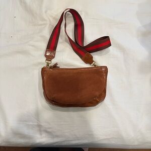 LEO CONVERTIBLE CROSSBODY SLING AND BELT BAG SMALL SIENNA